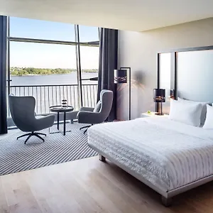 Le Meridien Hotel