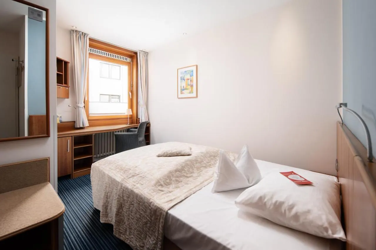 ****  Hotel Baseler Hof Hamburg Germany