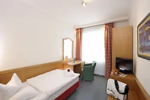 ****  Hotel Baseler Hof Hamburg Germany