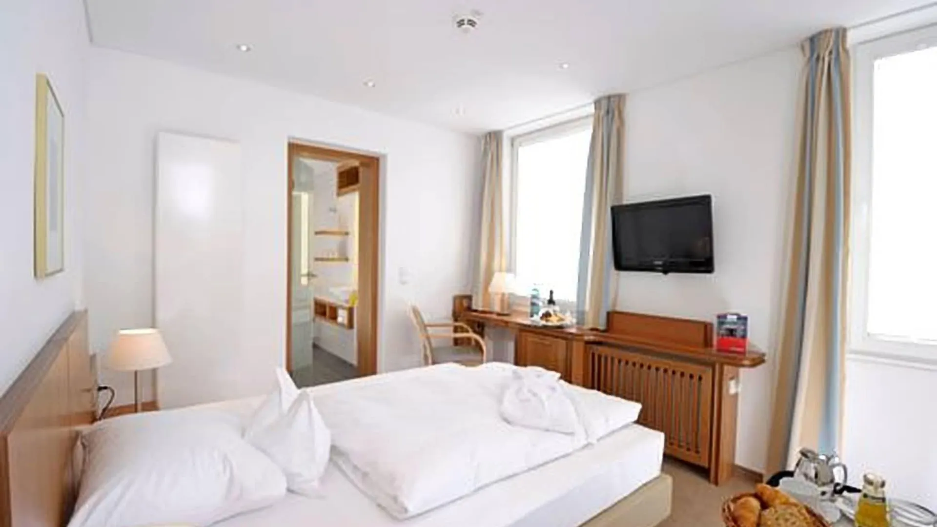 Hotel Baseler Hof Amburgo