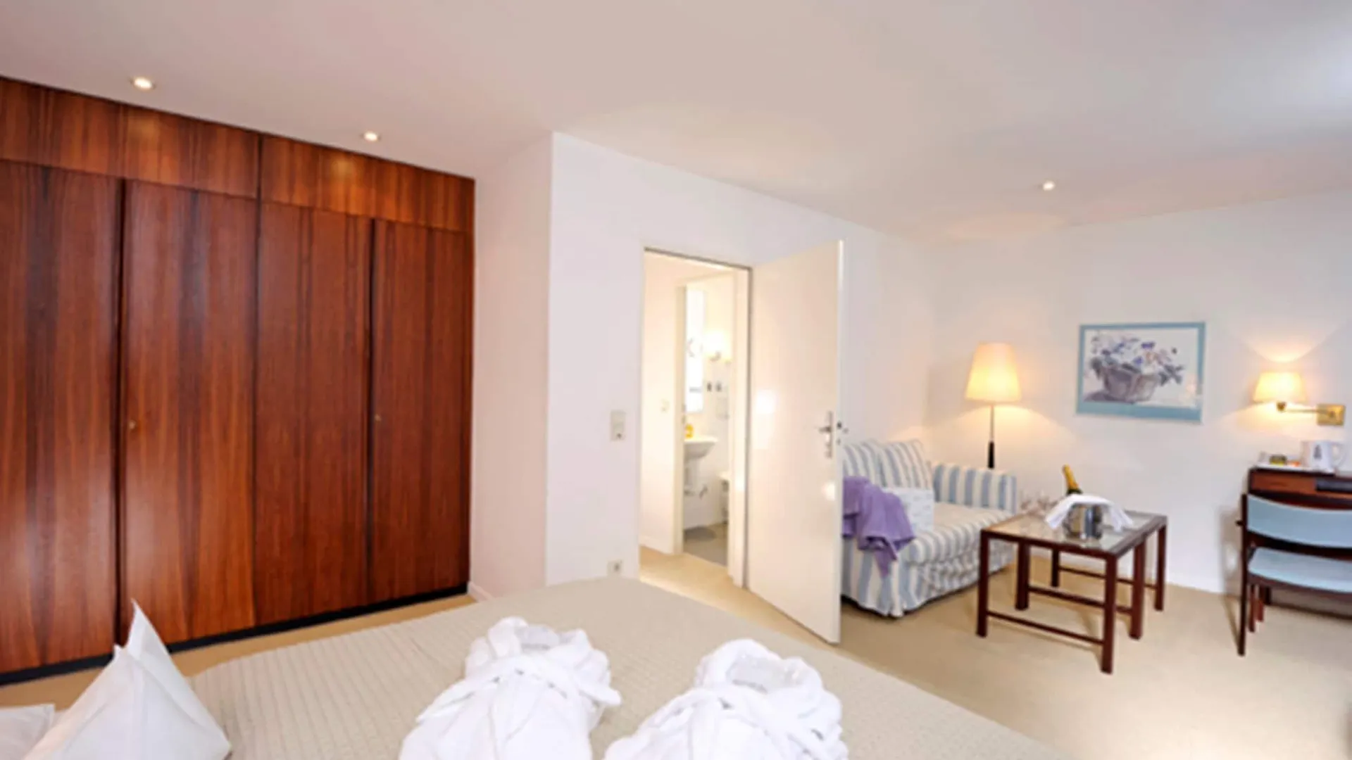 Hotel Baseler Hof Amburgo 4*,  Germania