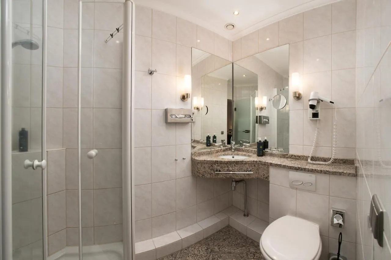 Hotel Baseler Hof Amburgo Germania