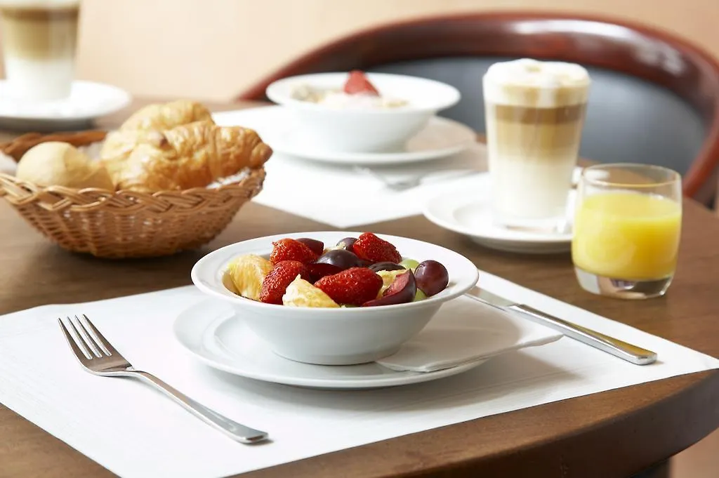 ****  Hotel Baseler Hof Amburgo Germania